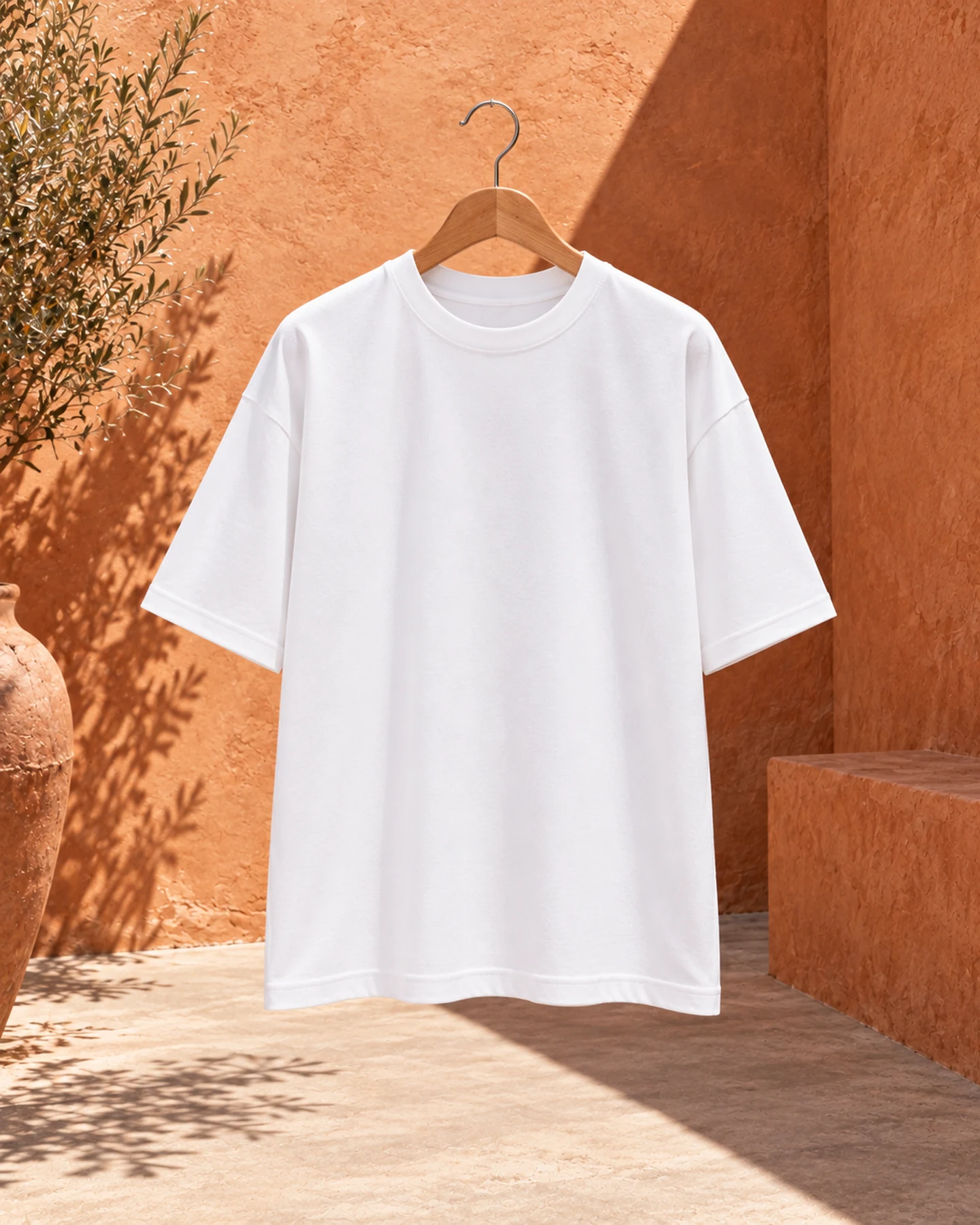 Camiseta Cerdeña en blanco, de frente, sola
